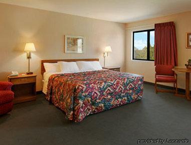 Days Inn By Wyndham Boonville Room photo